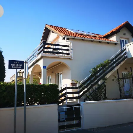 Apartment Milutin Vrsi